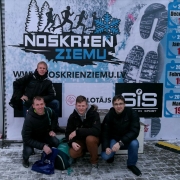 422_noskrienziemu1.jpg